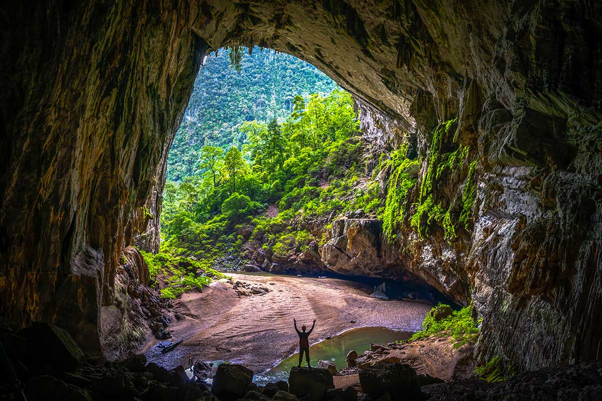 Phong Nha Trekking 2 Days Hang En Cave